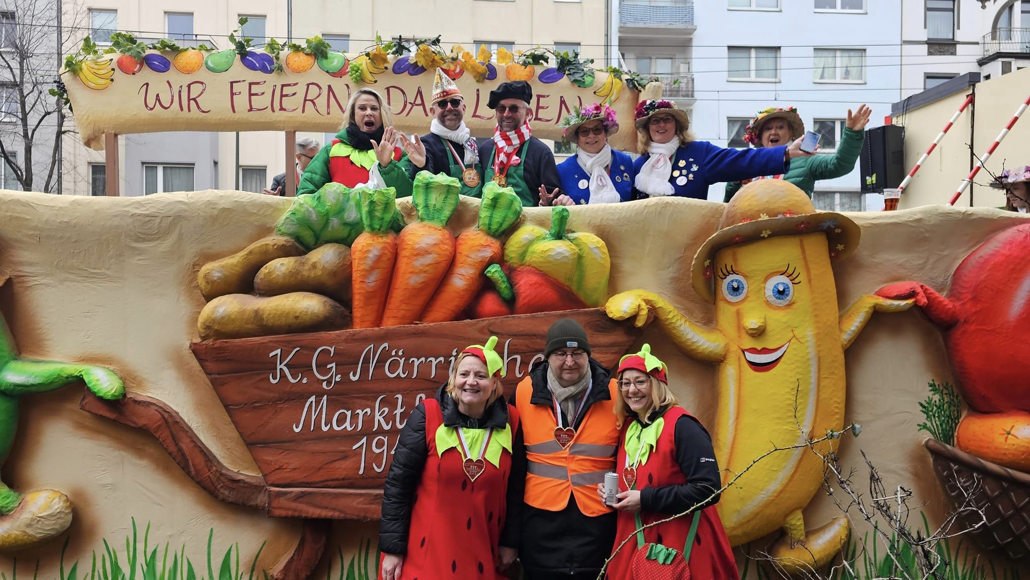 Wagencrew, Fußgruppe, Wagenengel - einfach Marktfrauen und Marktfreunde