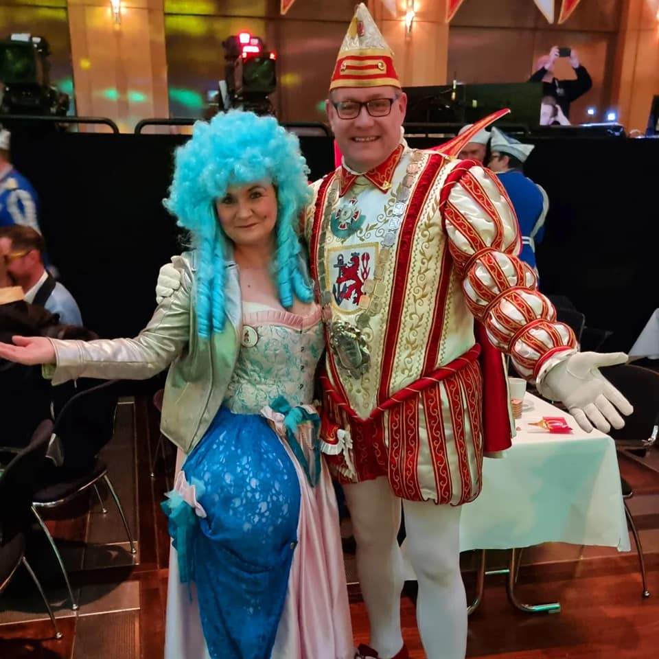 Präsidentin Petra Bark mit dem Düsseldorfer Prinz Karneval Dirk Mecklenbrauck